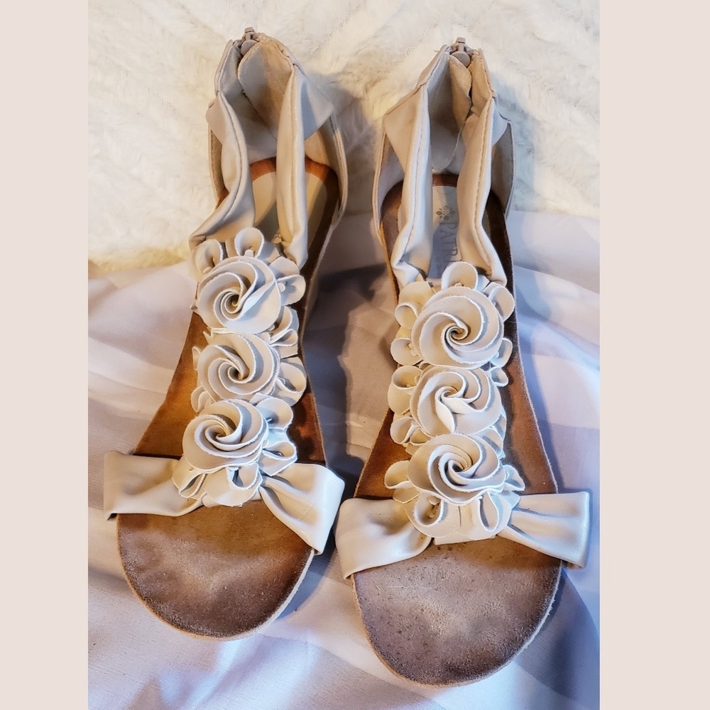 5 for $25 SPRING STEP Patrizia t-strap wedge sanda